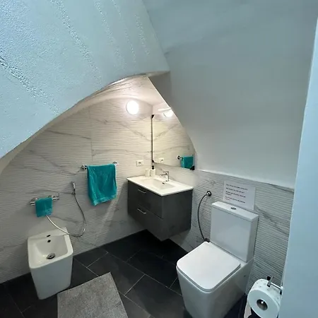 Domus Cestai בית הארחה 3*